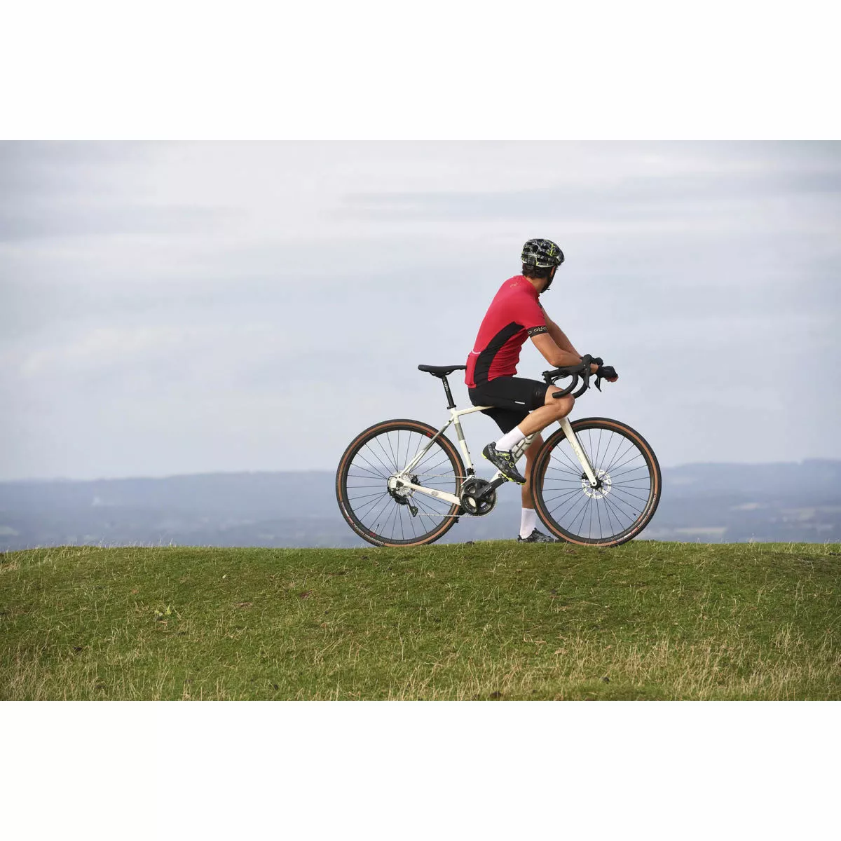 Orro Terra C Sram Apex1 RR9 Gravel Bike (2022) - Image 2